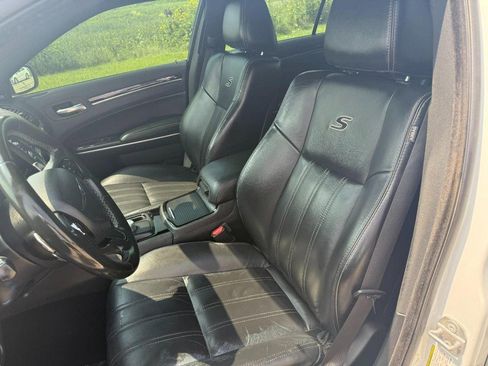 Used 2019 Chrysler 300 S RWD image 11