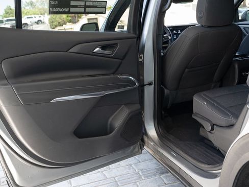Used 2024 Chevrolet Traverse LT AWD/4WD image 31