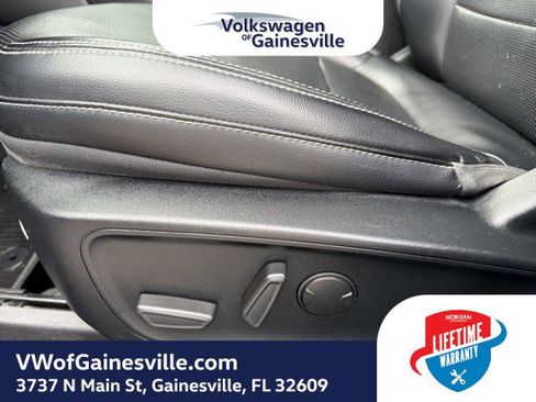 Used 2020 Ford Escape SE Sport image 18