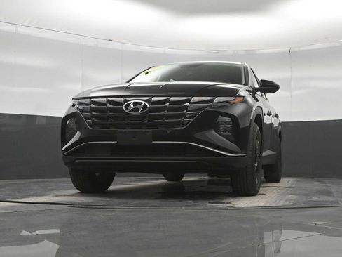 Used 2023 Hyundai Tucson SE AWD/4WD image 30