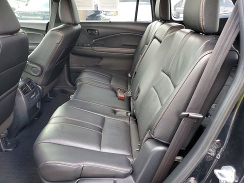 Used 2022 Honda Pilot TrailSport image 11