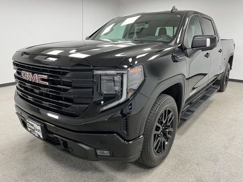 Used 2024 GMC Sierra 1500 Elevation w/ Elevation Premium Package AWD/4WD image 4