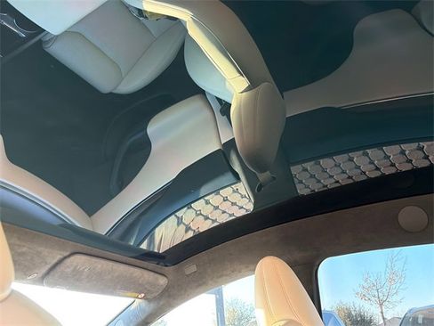 Used 2022 Tesla Model S Base image 15
