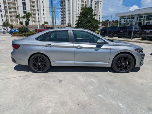 New 2026 Volkswagen Jetta SE FWD image 3