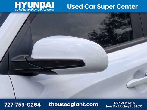 Certified 2021 Hyundai Kona SE FWD image 11