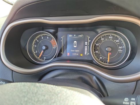 Used 2018 Jeep Cherokee Latitude w/ Mobile Office Group image 20