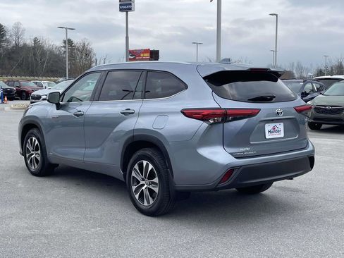 Used 2020 Toyota Highlander XLE image 26