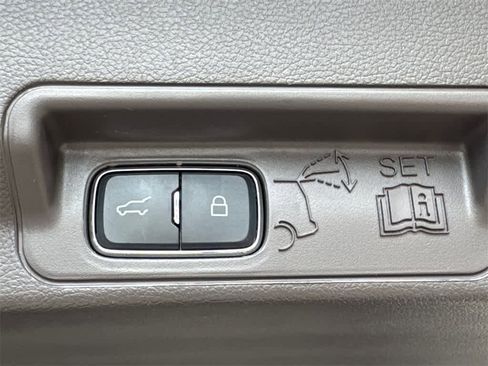 Used 2021 Ford Explorer Platinum w/ Equipment Group 601A image 17