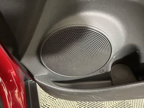 Used 2018 Hyundai Kona SEL FWD image 32