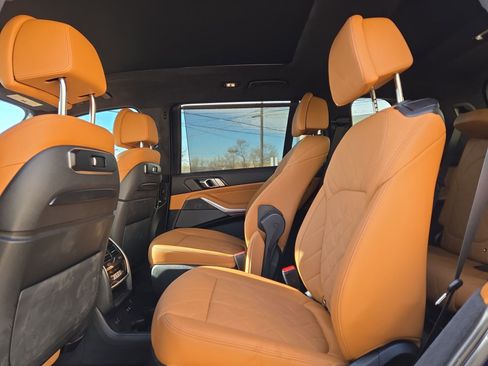 Certified 2023 BMW X7 xDrive40i w/ M Sport Package image 13