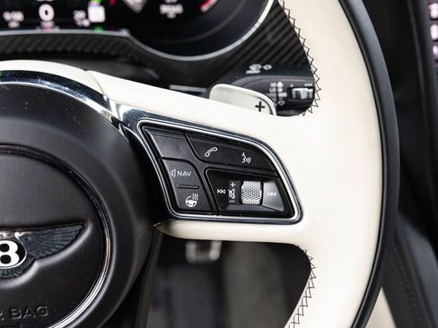 Used 2023 Bentley Bentayga Extended Wheelbase image 37