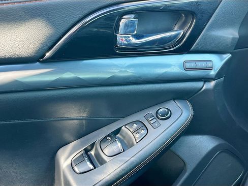 Used 2021 Nissan Maxima SR w/ Sport Mat Group FWD image 18