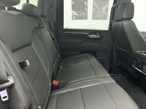 Used 2025 GMC Sierra 2500 SLT w/ SLT Premium Package image 39