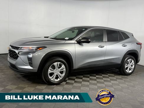 Used 2024 Chevrolet Trax LS w/ Driver Confidence Package FWD image 1