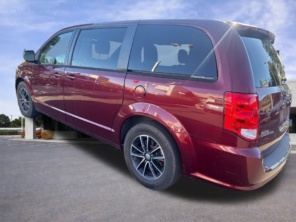 Used 2018 Dodge Grand Caravan GT FWD image 3