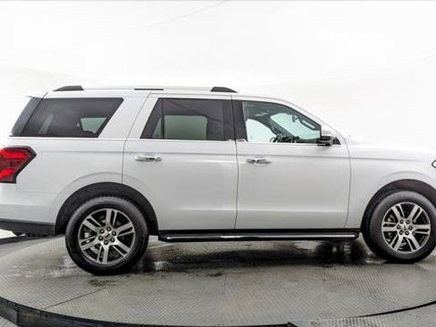 Used 2023 Ford Expedition Limited image 9