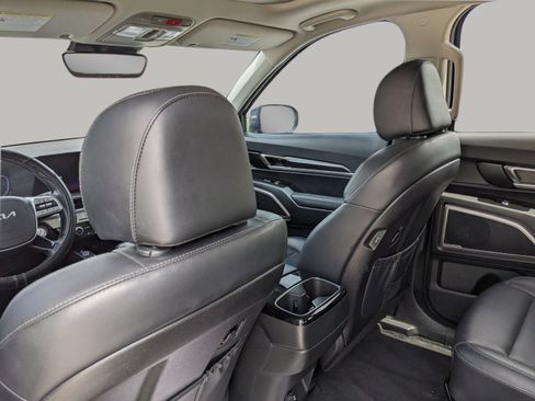 Used 2023 Kia Telluride S w/ S Sunroof Package FWD image 17