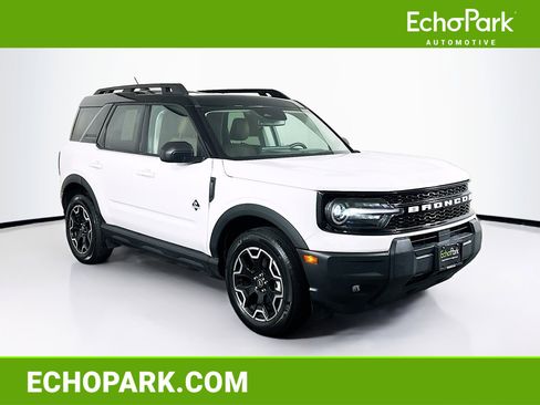 Used 2025 Ford Bronco Sport Outer Banks AWD/4WD image 1