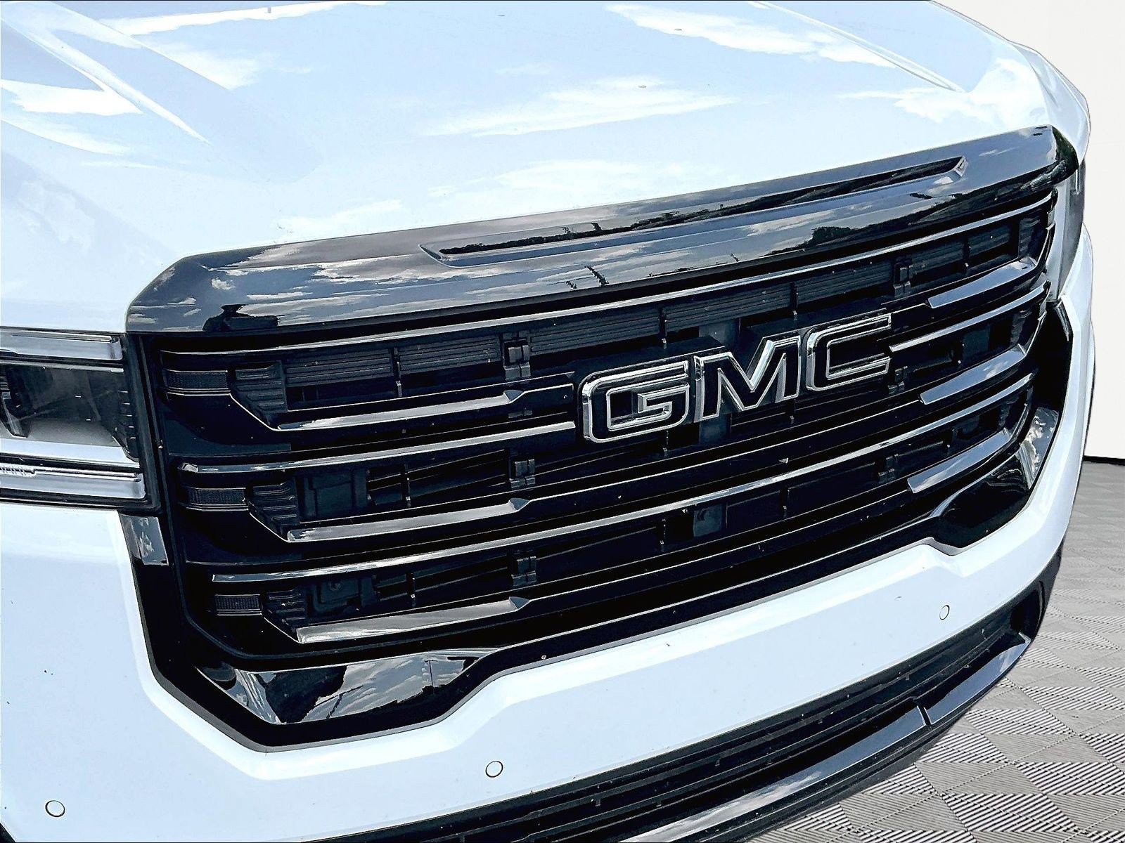 Used 2022 GMC Acadia SLE w/ Driver Convenience Package FWD image 33