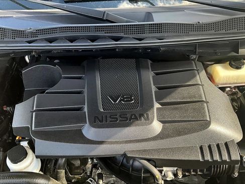 Used 2023 Nissan Titan SV image 40