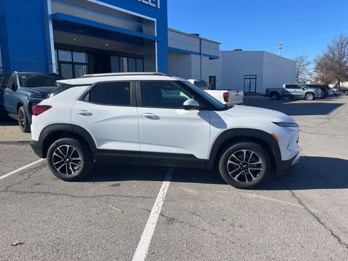 New 2026 Chevrolet TrailBlazer LT w/ Convenience Package image 2