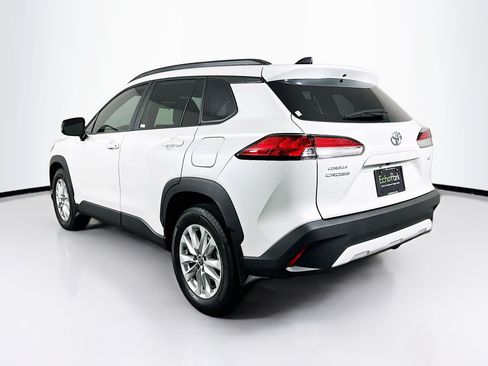 Used 2025 Toyota Corolla Cross LE FWD image 5