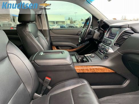Used 2020 Chevrolet Suburban Premier image 17