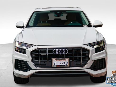 Used 2023 Audi Q8 Premium w/ Convenience Package AWD/4WD image 2