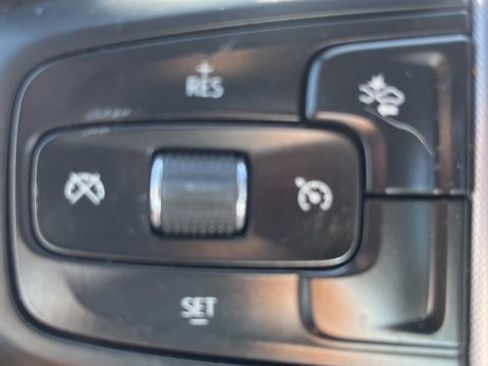 Used 2023 GMC Yukon SLT image 19