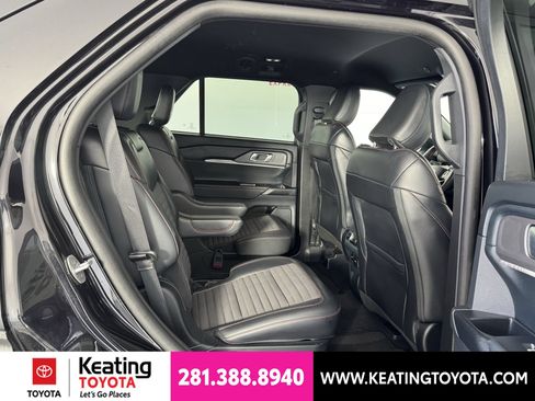 Used 2025 Ford Explorer ST-Line AWD/4WD image 18