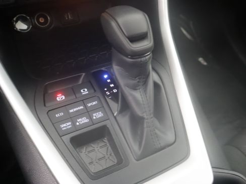 Used 2024 Toyota RAV4 XLE image 18