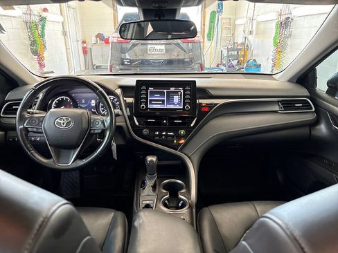 Used 2021 Toyota Camry SE w/ Cold Weather Package AWD/4WD image 19