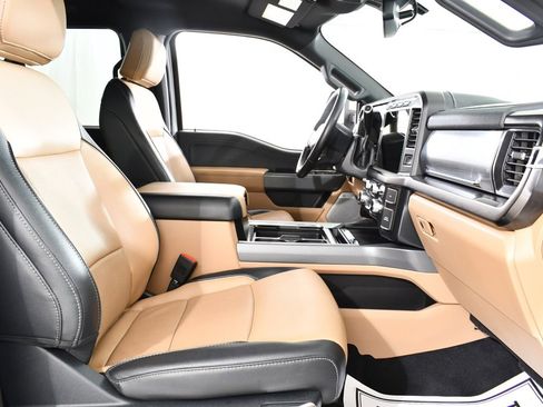 Used 2023 Ford F250 Lariat w/ Chrome Package image 10