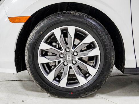 Used 2023 Honda Odyssey EX-L image 17