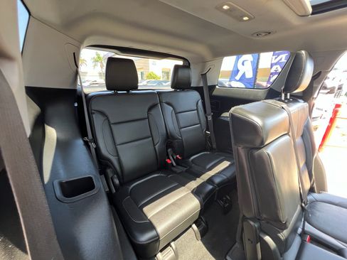 Used 2017 GMC Acadia SLT FWD image 35