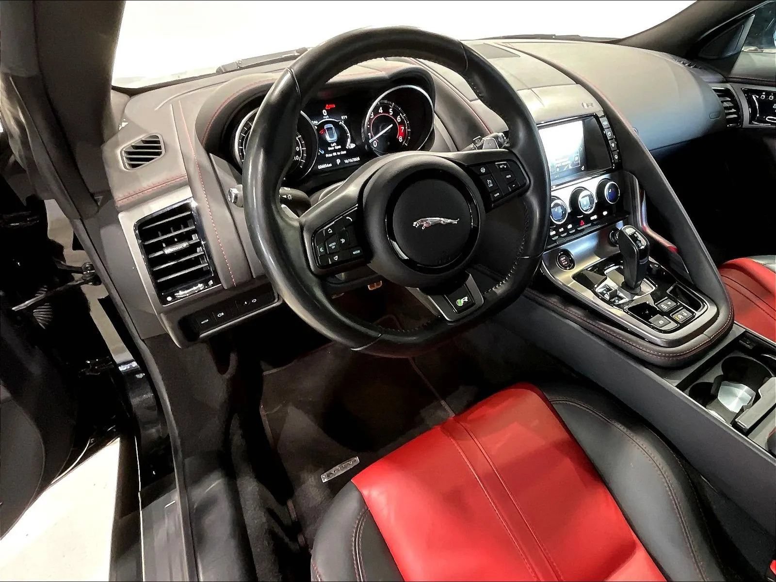 Used 2017 Jaguar F-TYPE R AWD/4WD image 2