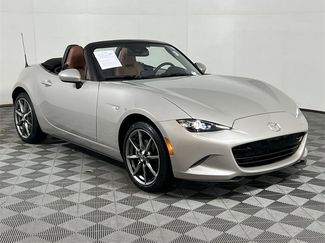 Used 2022 MAZDA MX-5 Miata Grand Touring video 2