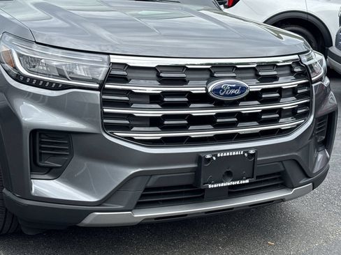 Used 2025 Ford Explorer Active AWD/4WD image 7