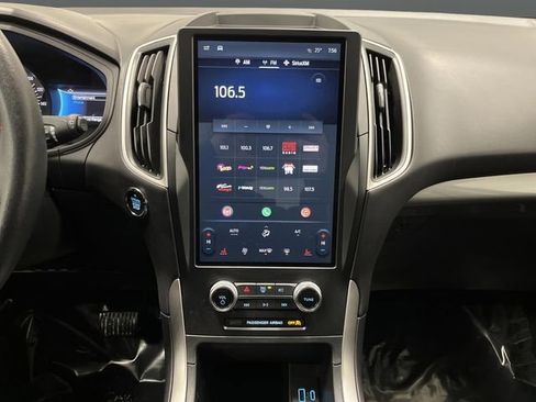Used 2024 Ford Edge SEL image 8