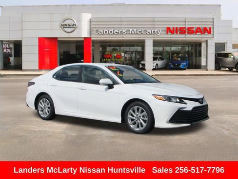Used 2024 Toyota Camry LE w/ Convenience Package FWD image 1