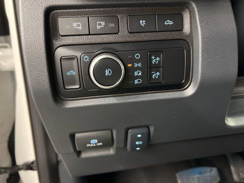 Used 2024 Ford F250 Platinum image 26