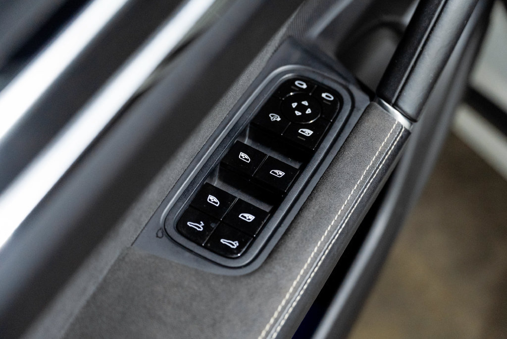 Used 2021 Porsche Cayenne GTS AWD/4WD image 46