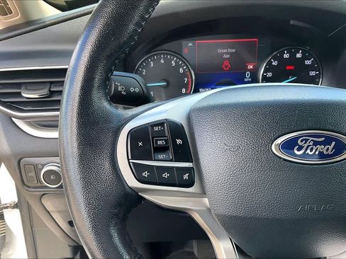 Used 2022 Ford Explorer XLT w/ Equipment Group 202A image 23
