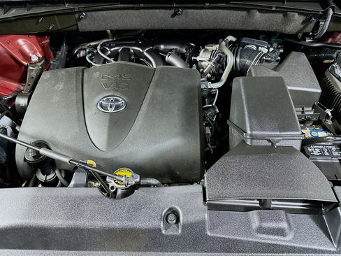 Used 2017 Toyota Highlander Plus image 33