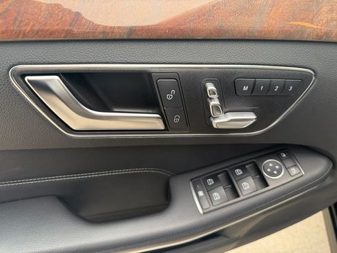 Used 2014 Mercedes-Benz E 350 4MATIC Sedan image 14