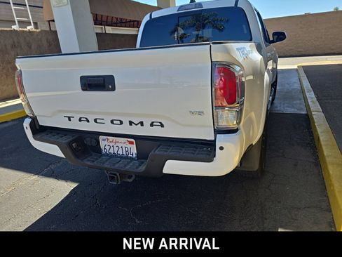 Used 2023 Toyota Tacoma TRD Sport w/ Technology Package RWD image 5