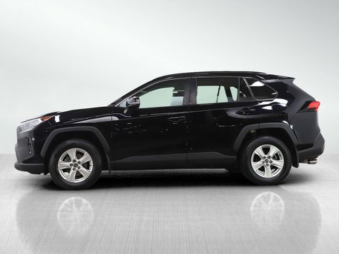 Used 2021 Toyota RAV4 XLE w/ Convenience Package image 2