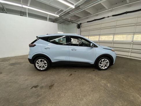 Used 2023 Chevrolet Bolt EUV LT image 7