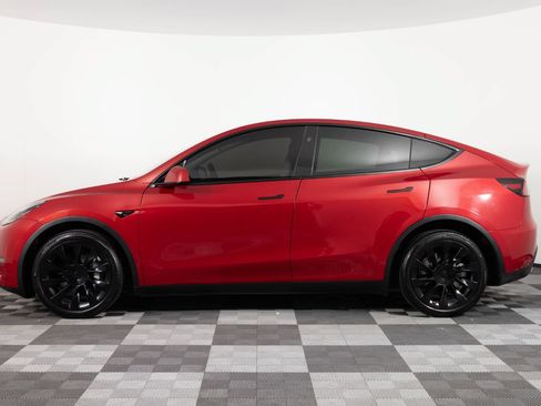Used 2023 Tesla Model Y Long Range AWD/4WD image 3