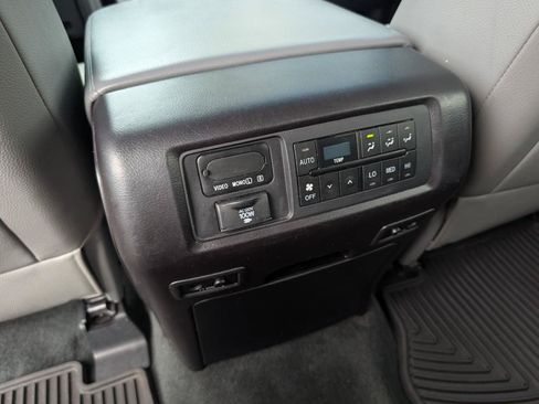 Used 2016 Toyota Sequoia Limited w/ Safety & Convenience Package AWD/4WD image 25